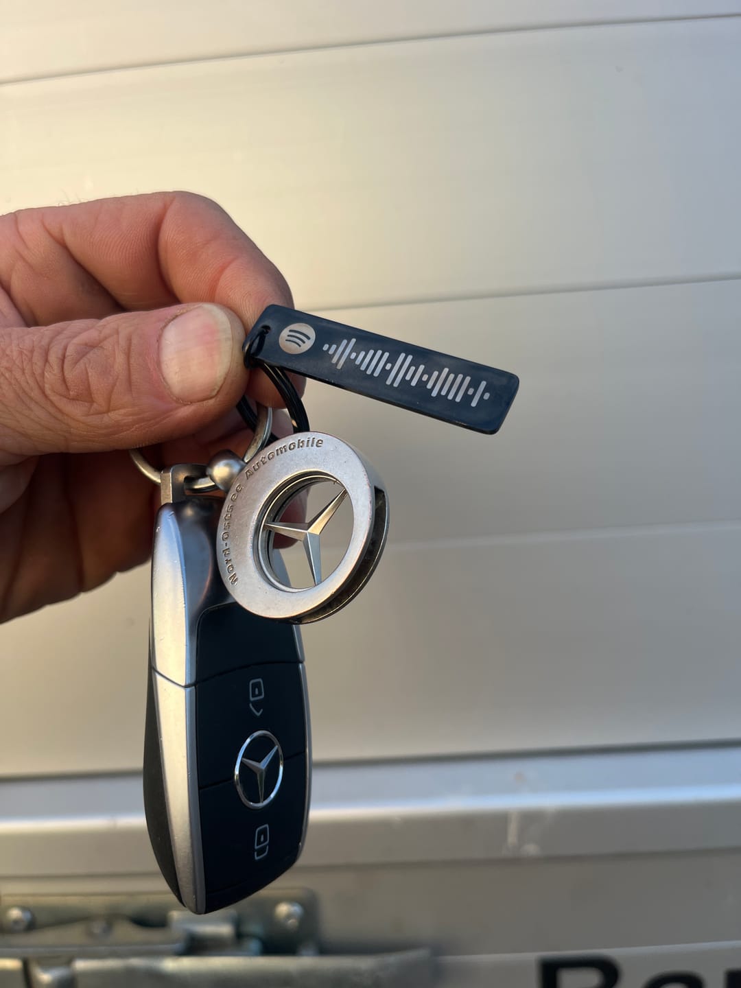 Customer photo review of Spotify Anhänger "Large" mit Barcode Deiner Playlist graviert in 4 Farben