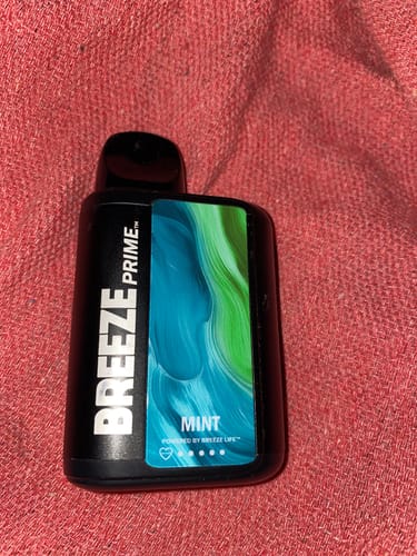 Customer photo review of Breeze Prime Edition Disposable Vape