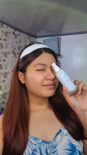 Customer photo review of Stay Fresh Moisturizer Controls Oil and Brightens