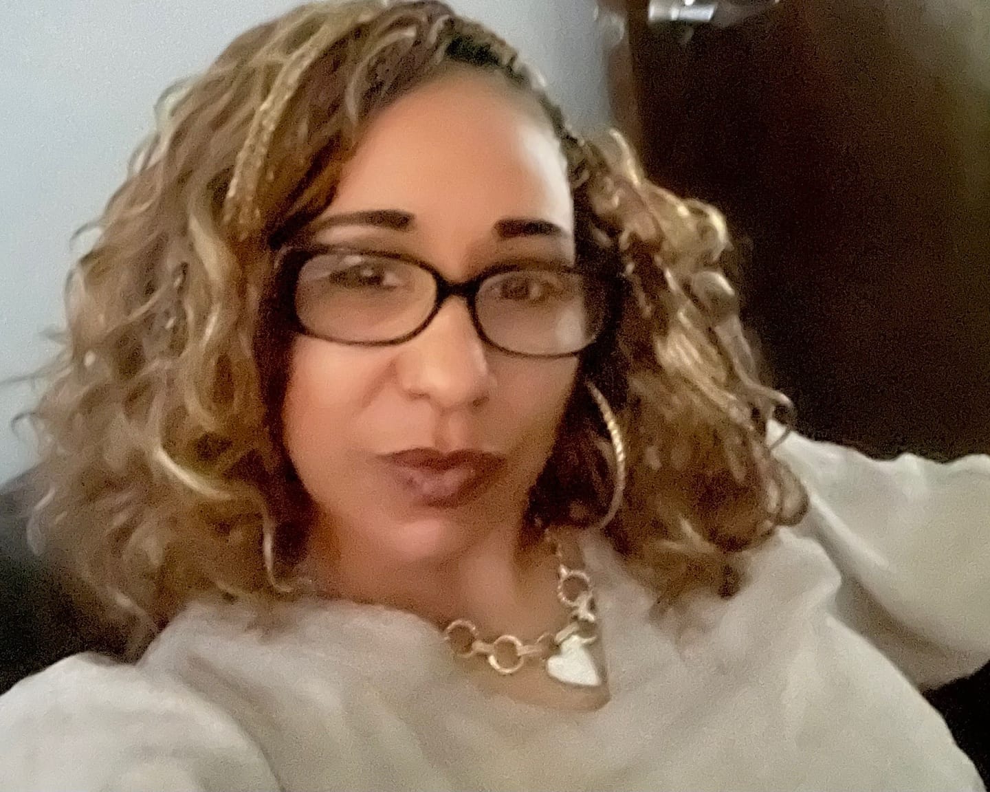 Customer photo review of Bobbi Boss Xtra Boho Box Pre-Looped Crochet Braids - BOX+LOOSE DEEP 10 3X