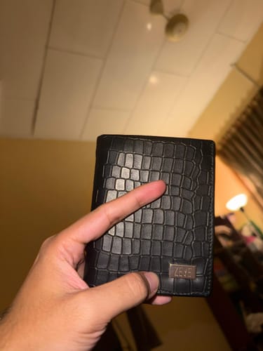 Customer photo review of Zeve Folding Wallet - Black Croco Leather