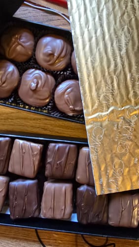 Customer photo review of Chocolate S'Mores Gift Box