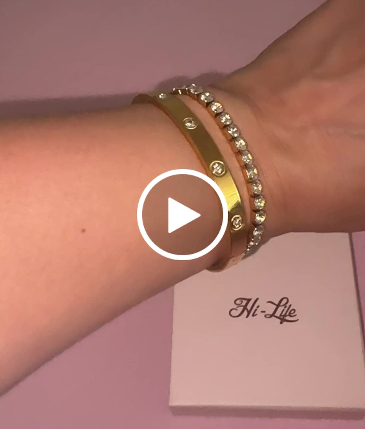 Customer video review of Deluxe Timeless Stone Armreif 18K Vergoldet