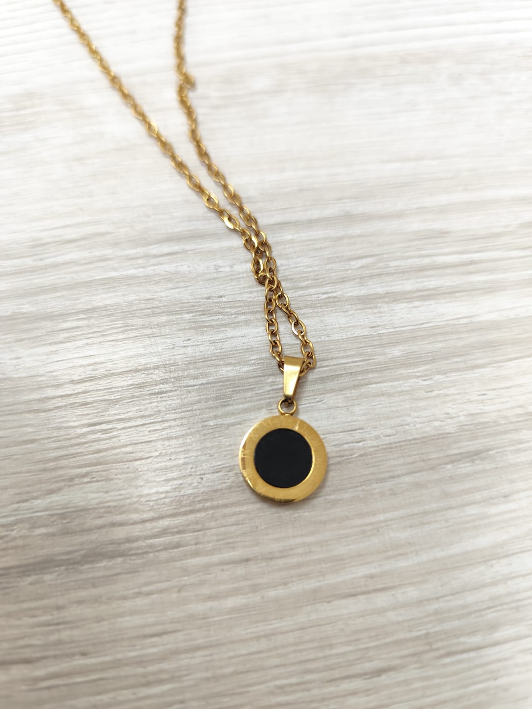 Customer photo review of Collar Medalla