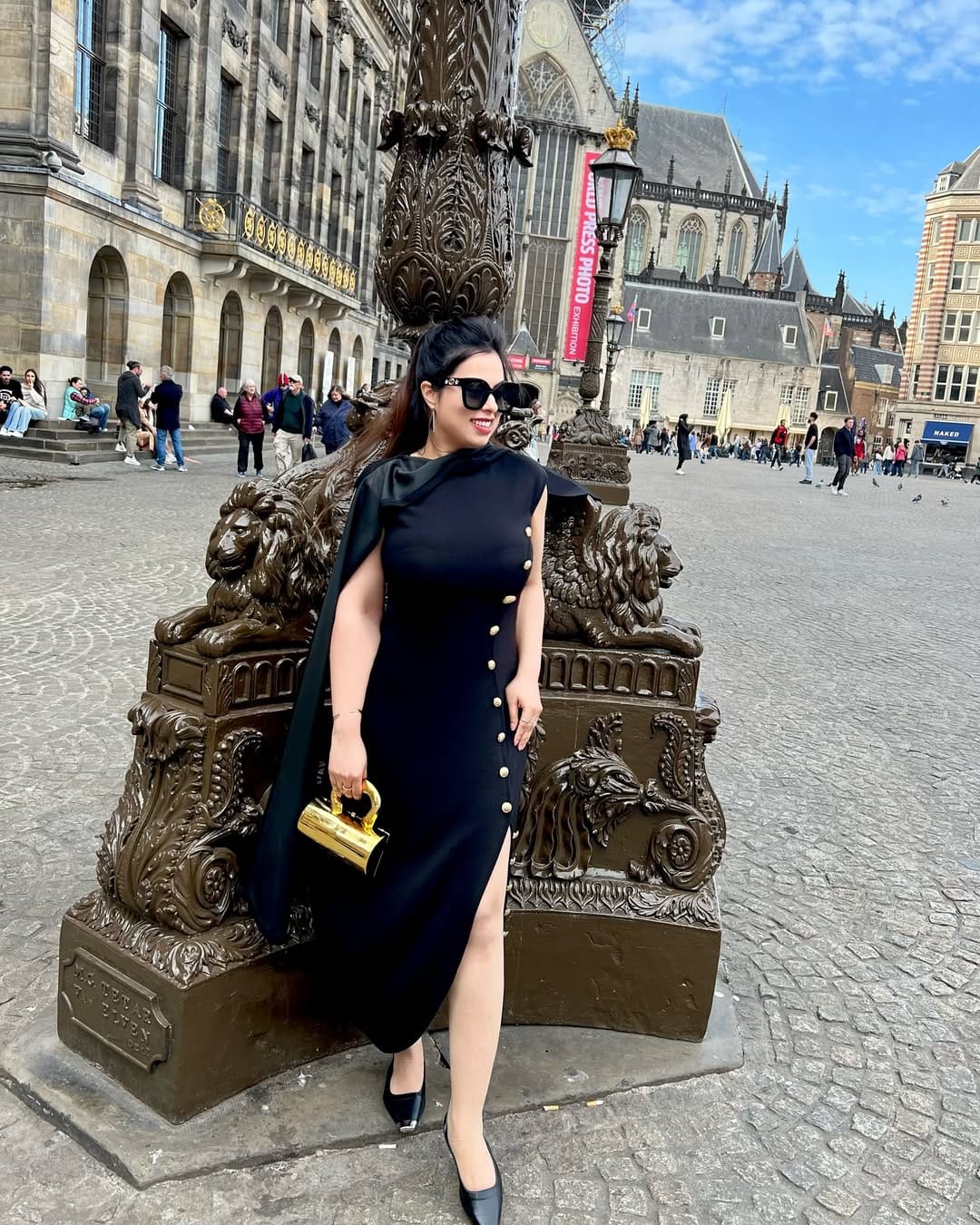 Customer photo review of Loose Sleeveless Solid Color Split-side Shawl Collar Maxi Dresses