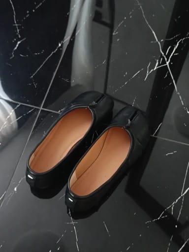 Customer photo review of Abigail Vegan Leather Flats