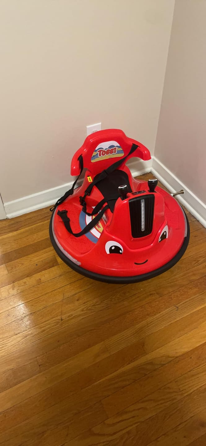 Customer photo review of TOBBI 12V Electric Kids Ride-on Bumper Car