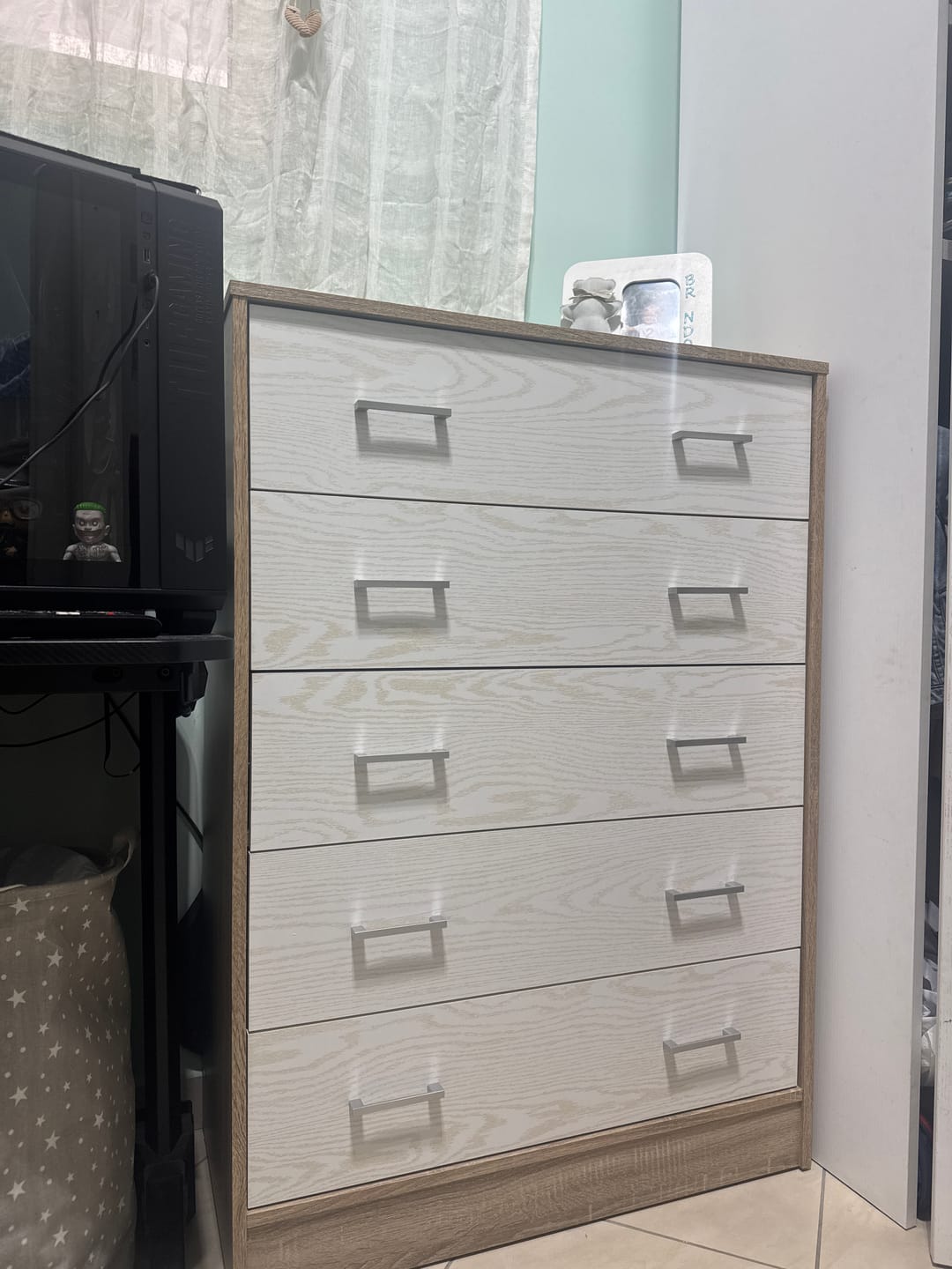 Customer photo review of Cassettiera con 5 cassetti in rovere nordico e bianco alpes