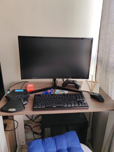 Reseña con foto de un cliente sobre Monitor Curvo Samsung Essential S3 24in 100Hz 4ms Full HD Modo Game Montaje Vesa [ LS24D366GALXZS ]