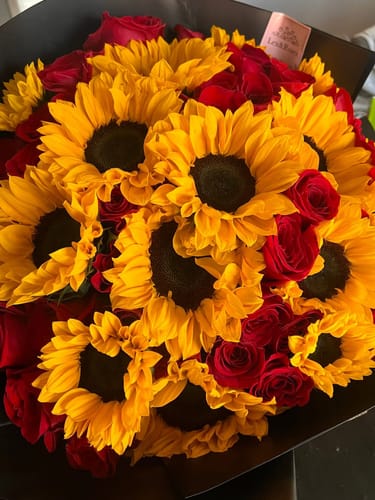 Customer photo review of Sunflower and Rose Bouquet