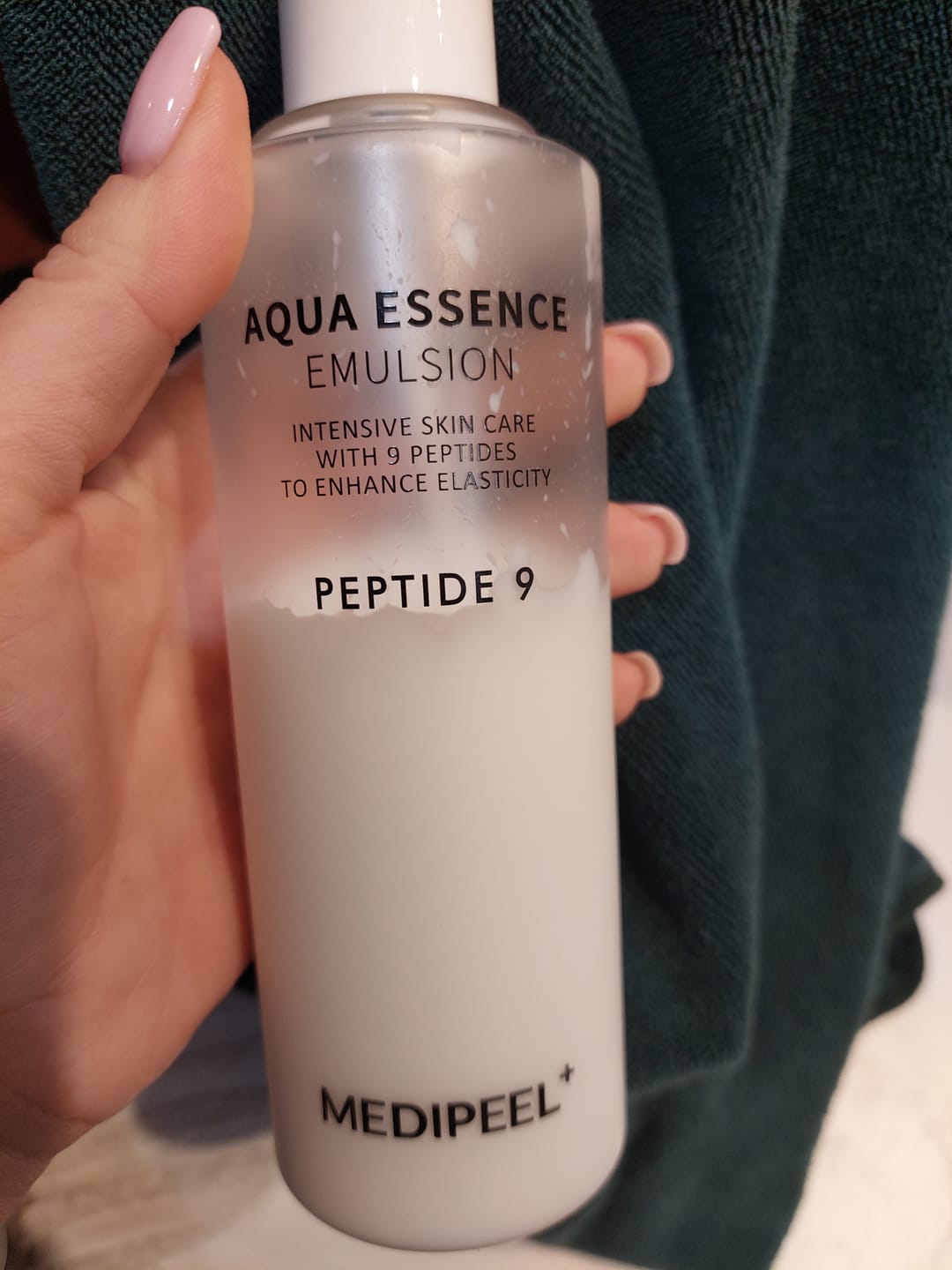 Customer photo review of Emulsija ar peptīdiem elastības piešķiršanai ādai Medi Peel Peptide 9 Aqua Essence Emulsion