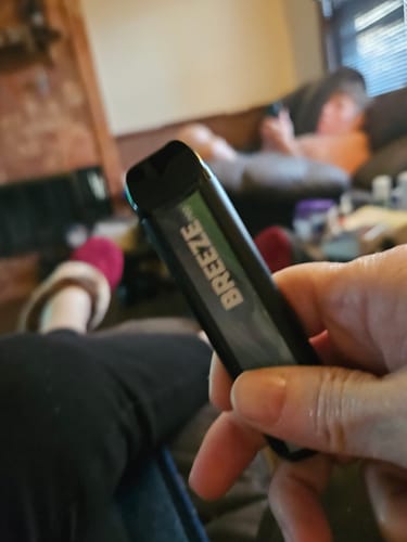Customer photo review of Breeze Pro Disposable Vape