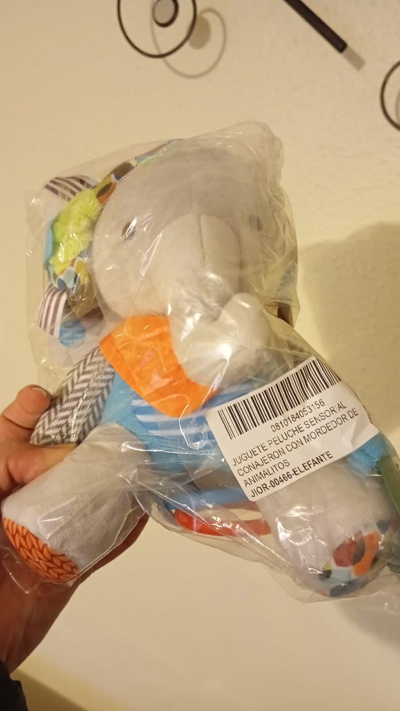 Customer photo review of Juguete Peluche Sensorial Sonajero Con Mordedor /wakeshome