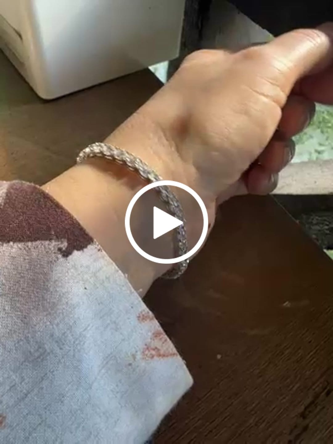 Customer video review of 🎁 Free 1ct Stud Earrings