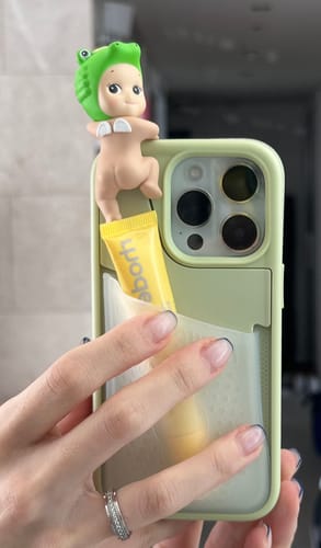 Customer photo review of iPhone 14