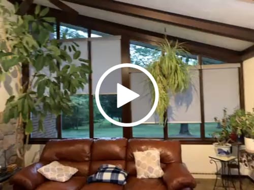 Customer video review of SmartWings Motorized Light Filtering Roller Shades 70% Blackout Safari