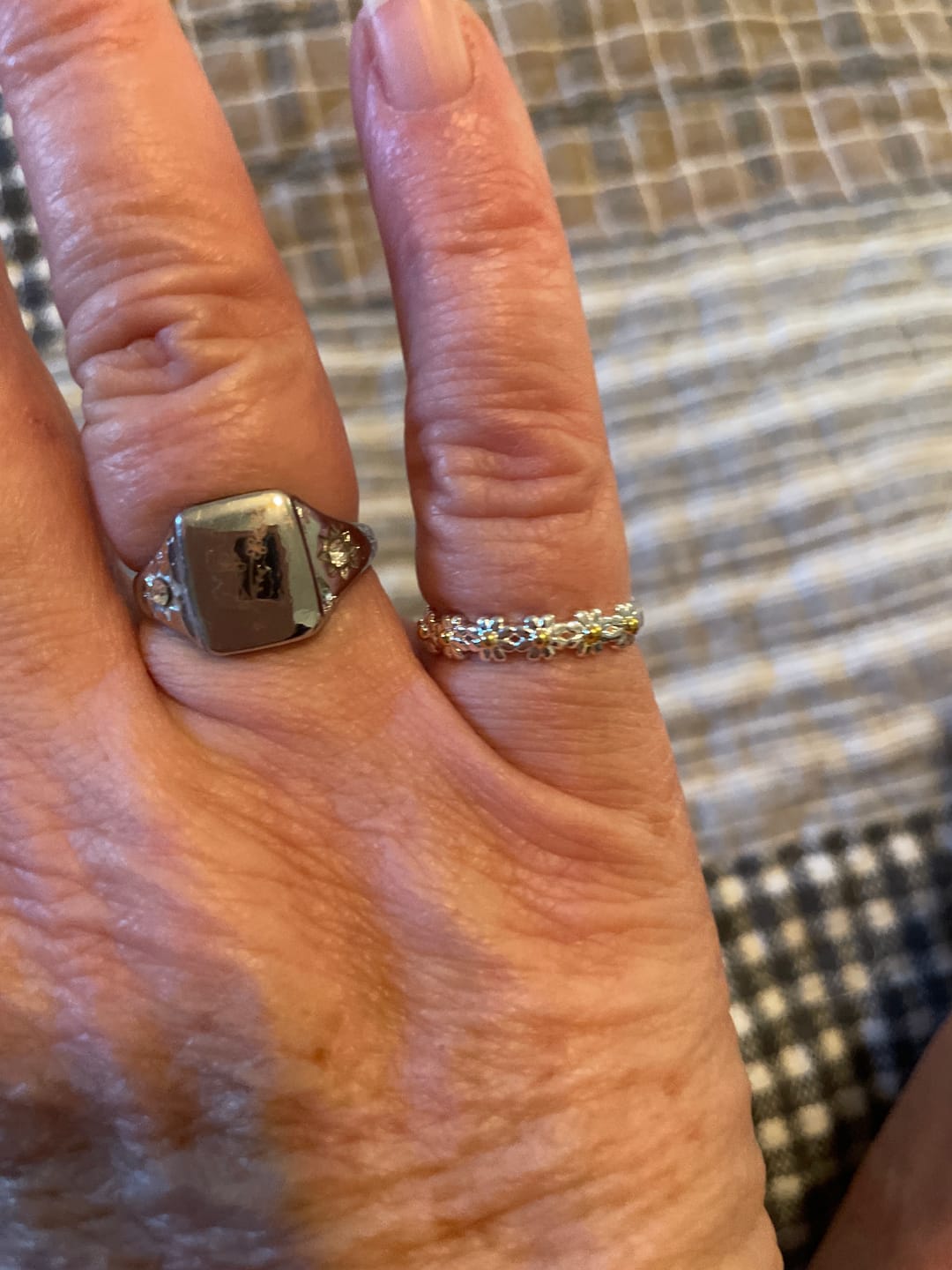 Customer photo review of Love From Mom-I Think About You Every Daisy Ring