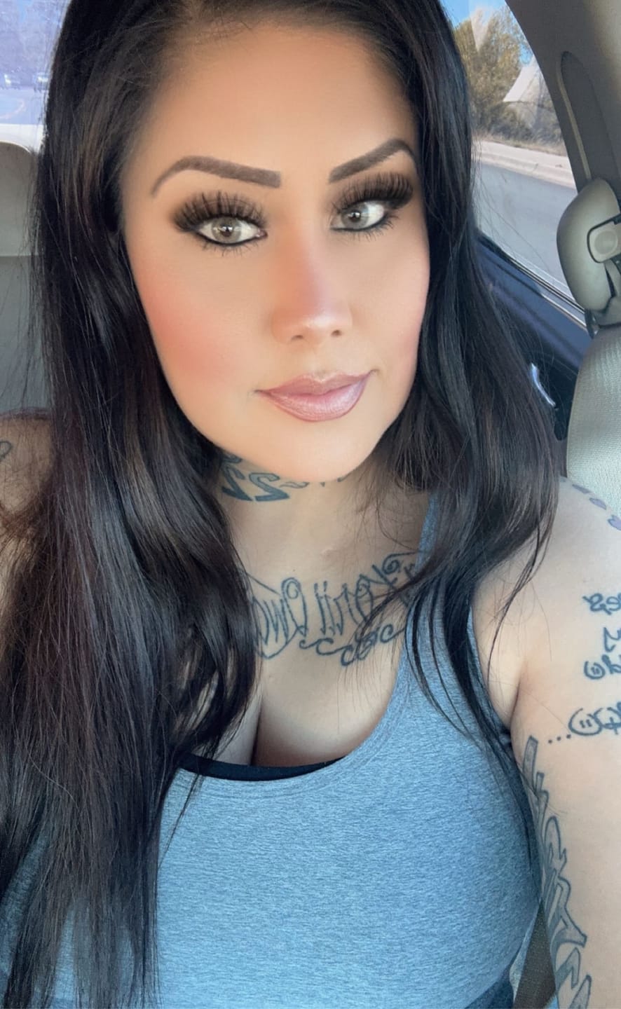 Customer photo review of Hidrocor Ocre Brown Prescription Colored Contact Lenses