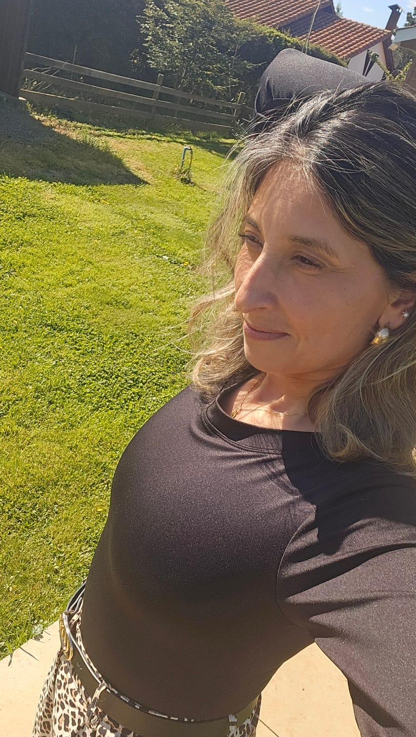 Customer photo review of BODY MODELADOR ESCOTE ALTO REDONDO