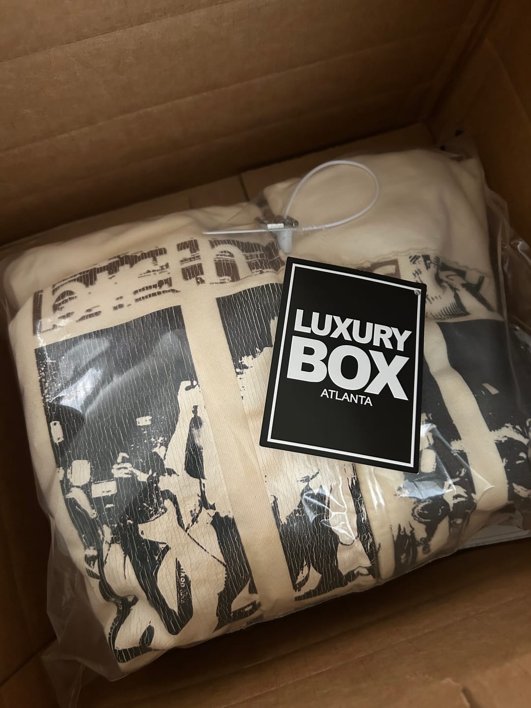 Customer photo review of Birth of Royal Child Flash Light Hoodie "White"