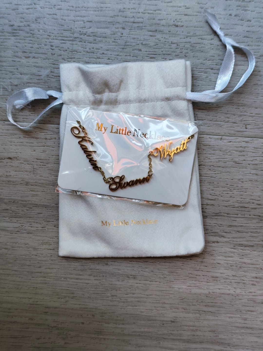 Customer photo review of Collier Personnalisé Plusieurs Prénoms