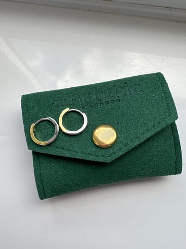 Customer photo review of Metamorphis 2-tone huggies