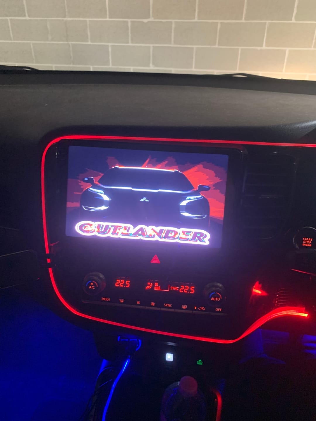 Customer photo review of 9" Mitsubishi Outlander 13'- 21' Head Unit Upgrade Kit