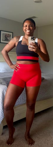 Customer photo review of BOLD Color Blocked Square Neck Long Lined Bra