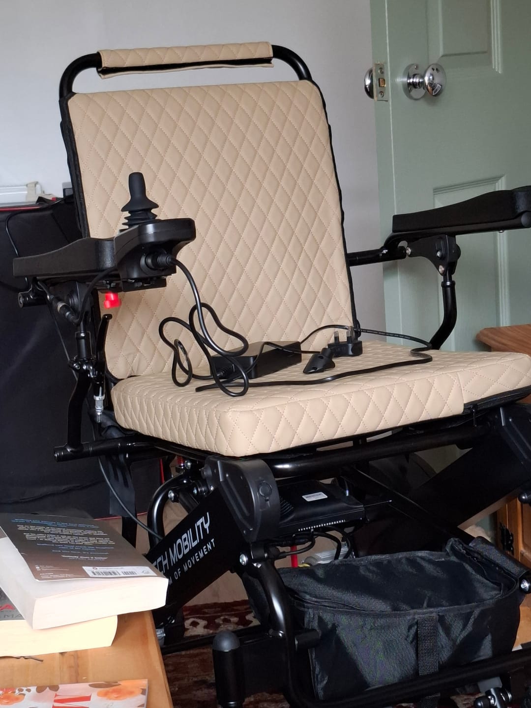 Customer photo review of Voyager 185 – Lightweight Electric Wheelchair with Side-Slot Batteries and Reclining Seat (Heavy-duty 185kg Load)