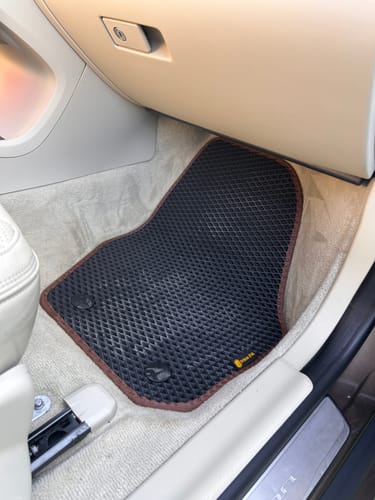 Customer photo review of Dywaniki samochodowe na zamówienie - Przód i tył