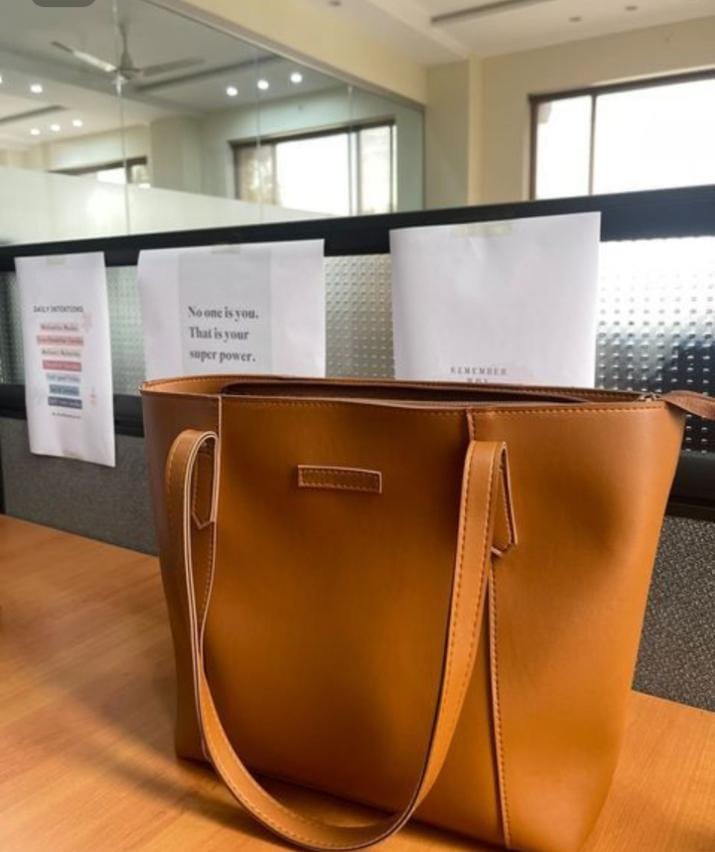 Customer photo review of Brown Belle The Tote Bag