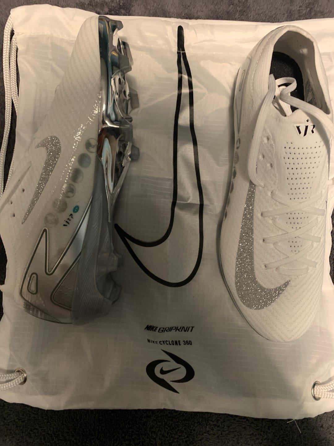 Customer photo review of Vapor 10 Vinicius Trophie The Best FG - Blanc/Argent