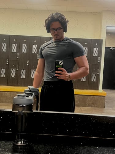 Customer photo review of Fitted Lycra Performance Tee