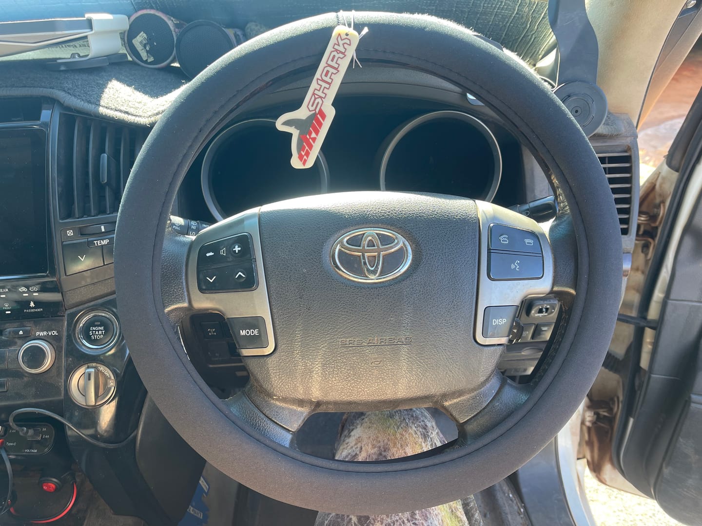 Customer photo review of Sharkskin Universal Steering Wheel Cover