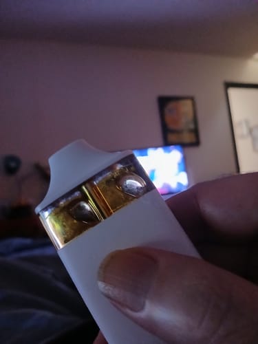 Customer photo review of Torch Caviar Sauce GG4 GORILLA GLUE 4 HYBRID THC Disposable Vape Pen 4.5g 4500mg