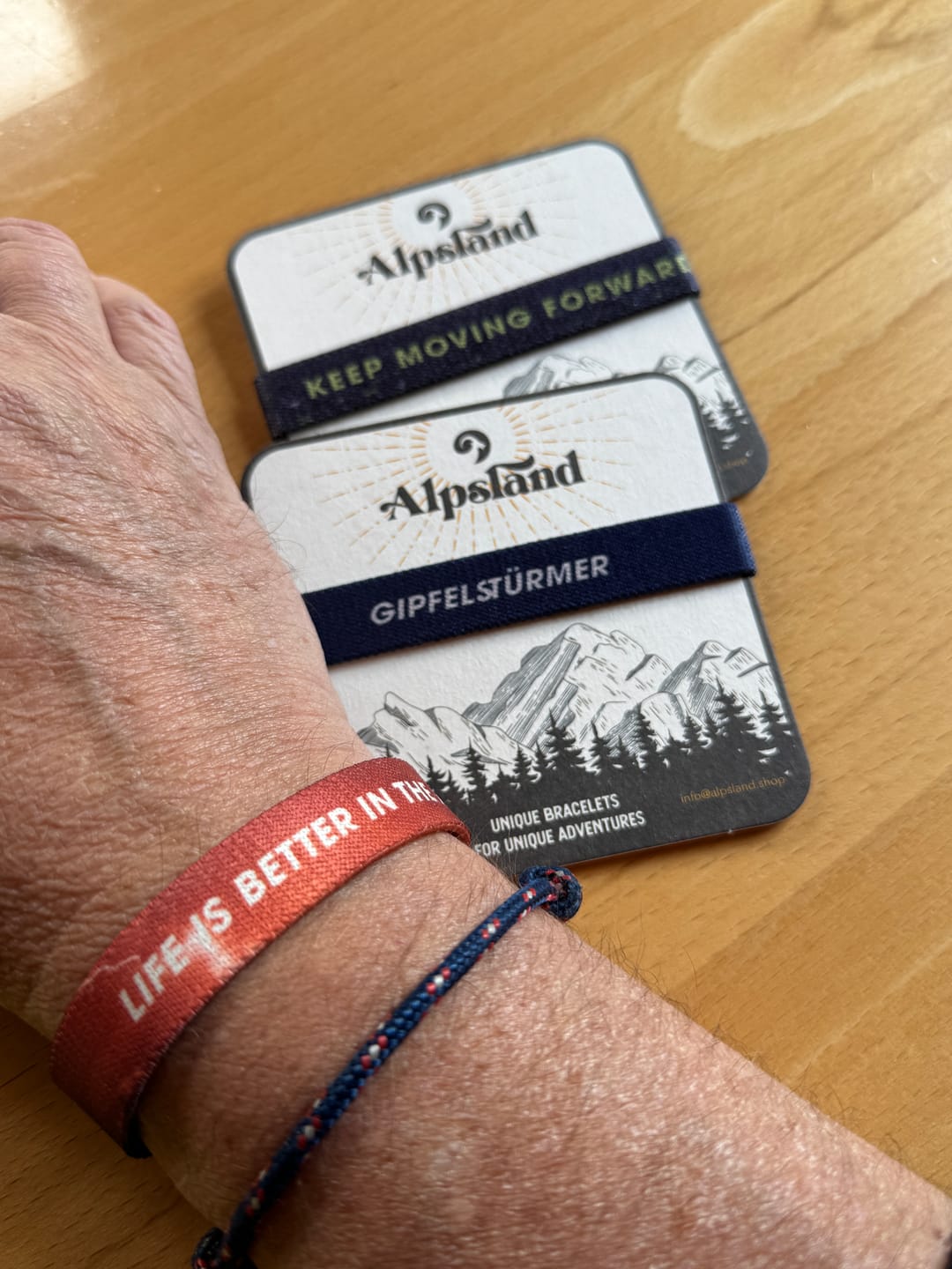 Customer photo review of Life is better in the Alps - Blitze - Elastisches Armband