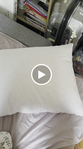 Customer video review of Pernă Plume Puf