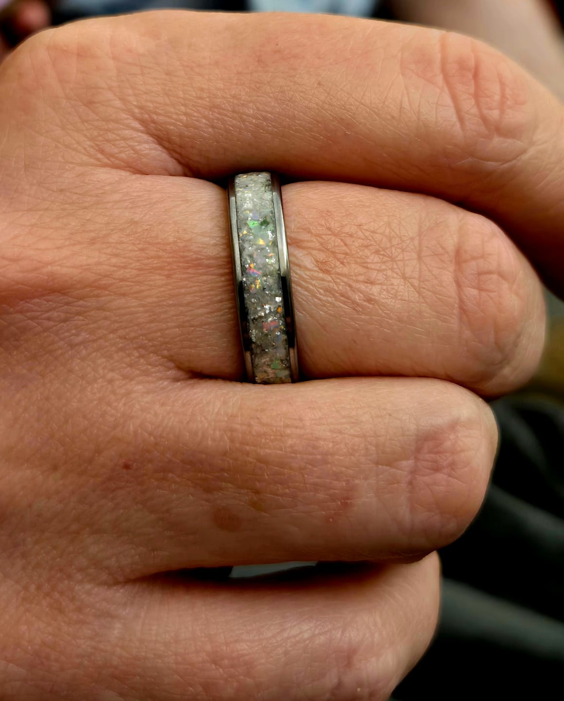 Customer photo review of Flat tungsten ring filled with white opal 6 mm for Beau