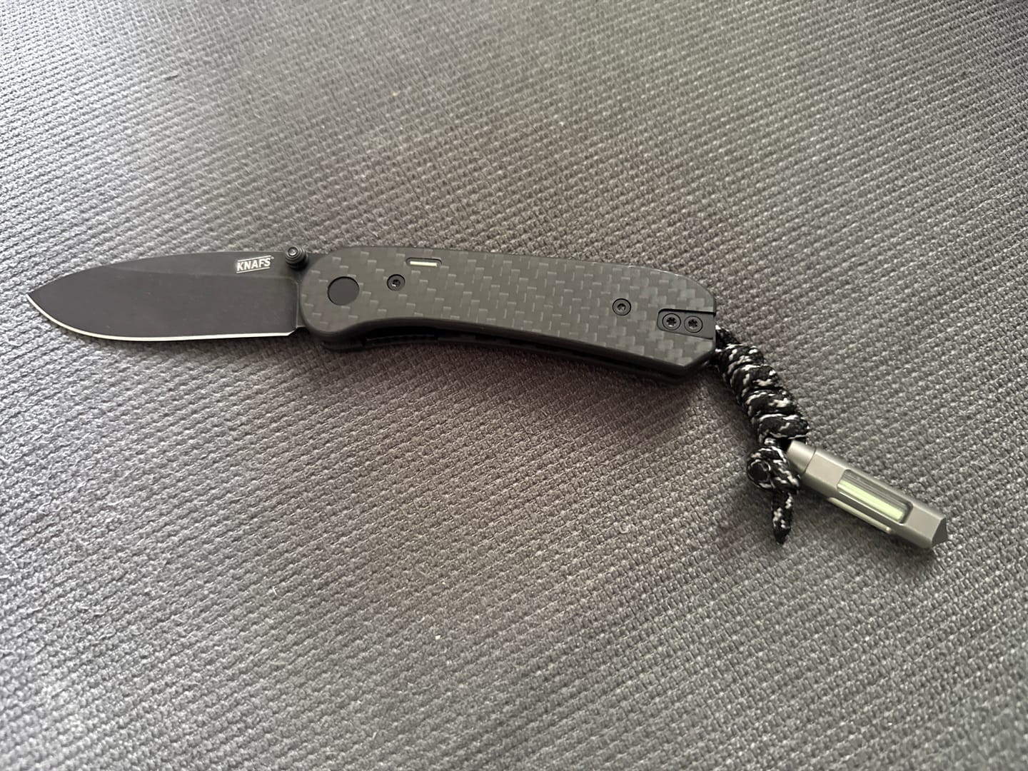 Customer photo review of Glow Rhino Customized Knafs Lander