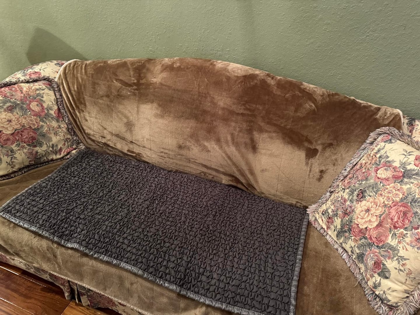 Customer photo review of Waterproof Bed Blanket Twin