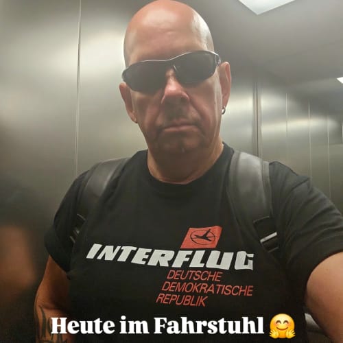 Customer photo review of DDR Ostalgie Shirt Unisex • INTERFLUG - dunkel