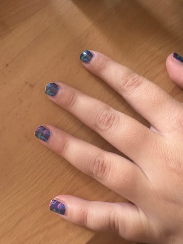 Isabelle M. review of Stinging Beauty image 1 out of 1