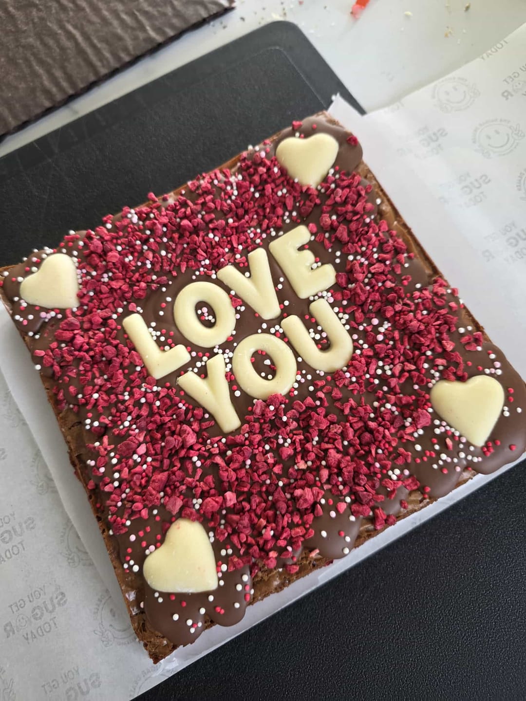 Customer photo review of No added gluten custom message brownie