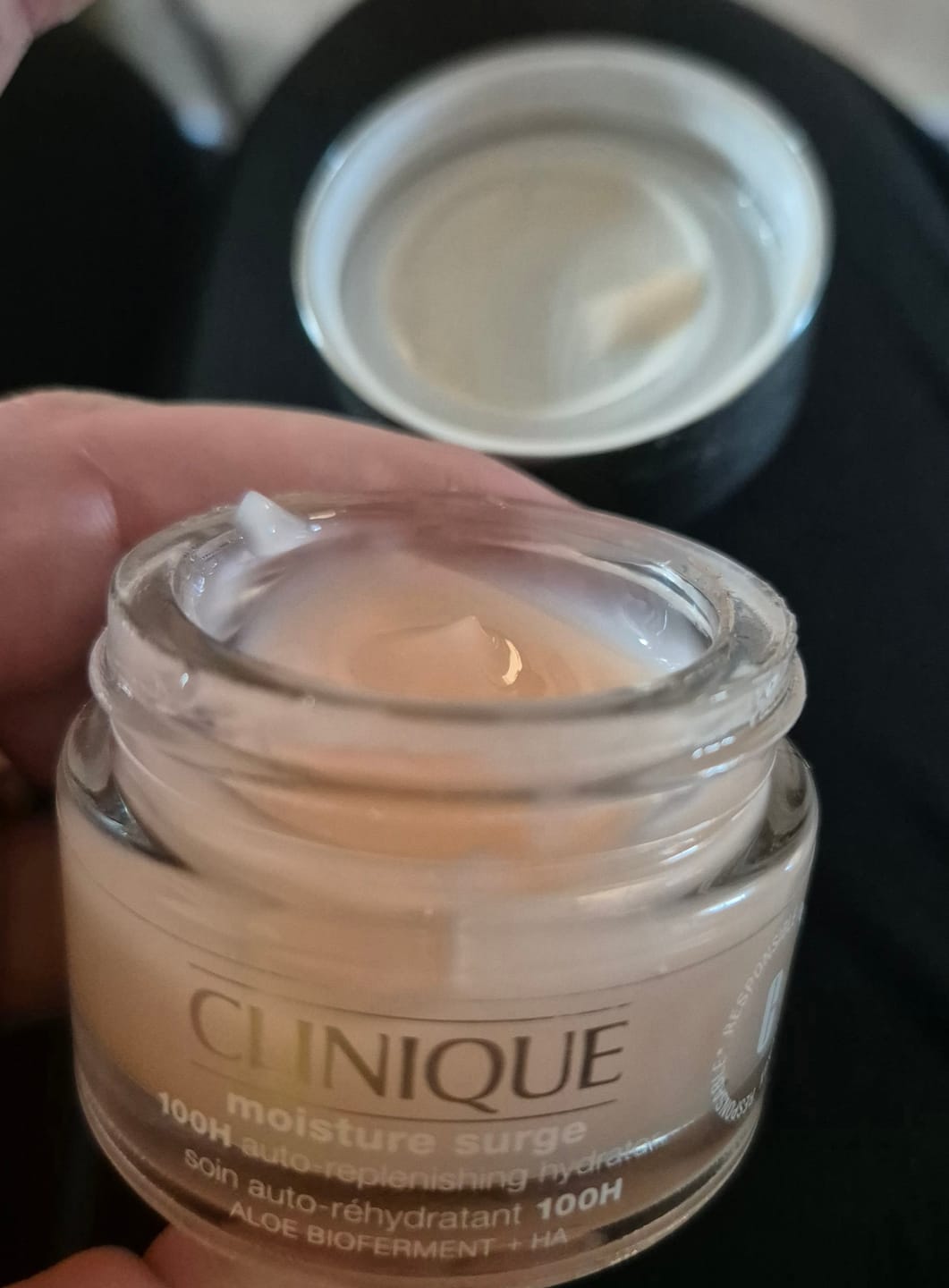 Customer photo review of Clinique Moisture Surge 100H Auto-Replenishing Hydrator קליניק ג'ל המעניק לחות למשך 100 שעות