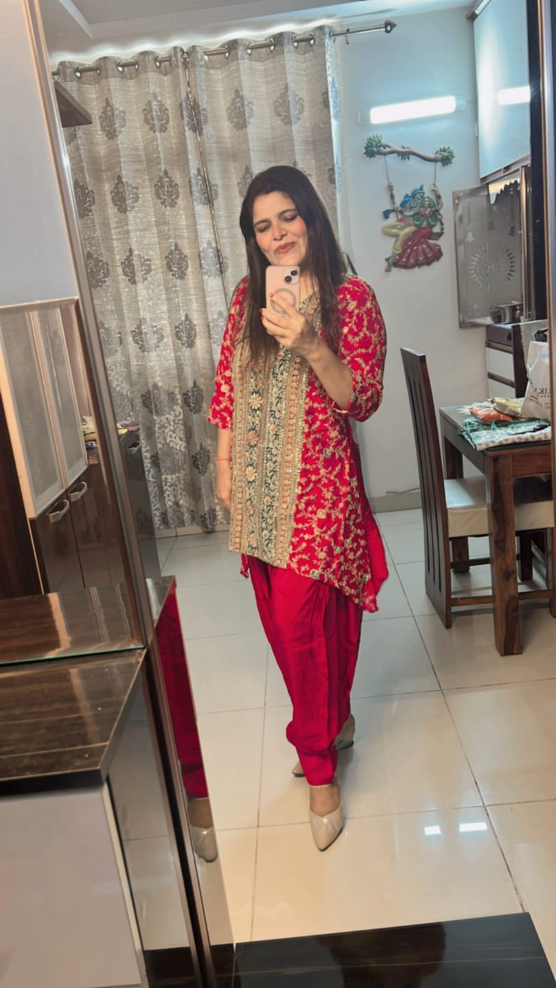 Customer photo review of “Alfiza” - Two Piece set
