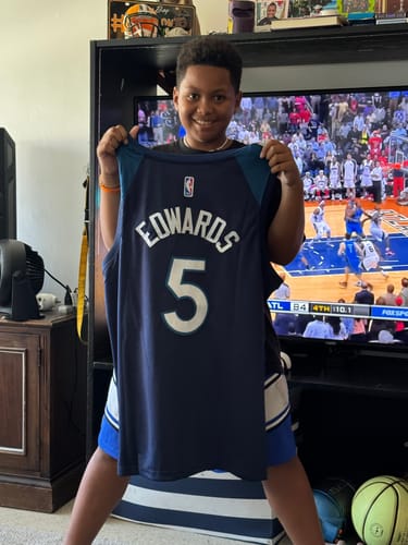 Customer photo review of Men's Minnesota Timberwolves Anthony Edwards #5 Navy Swingman Jersey1 - Icon Edition