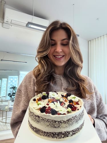 Customer photo review of carrot cake