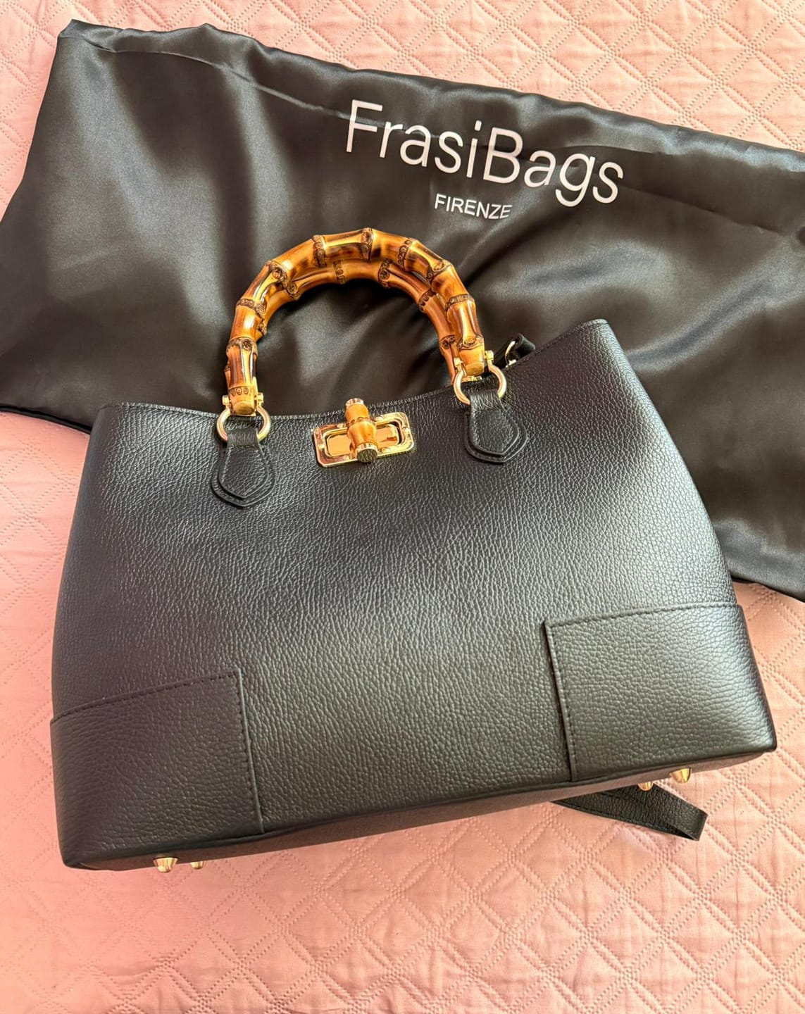 Customer photo review of Annalisa - Borsa Donna in Pelle con Manici in Bambù – Made in Italy