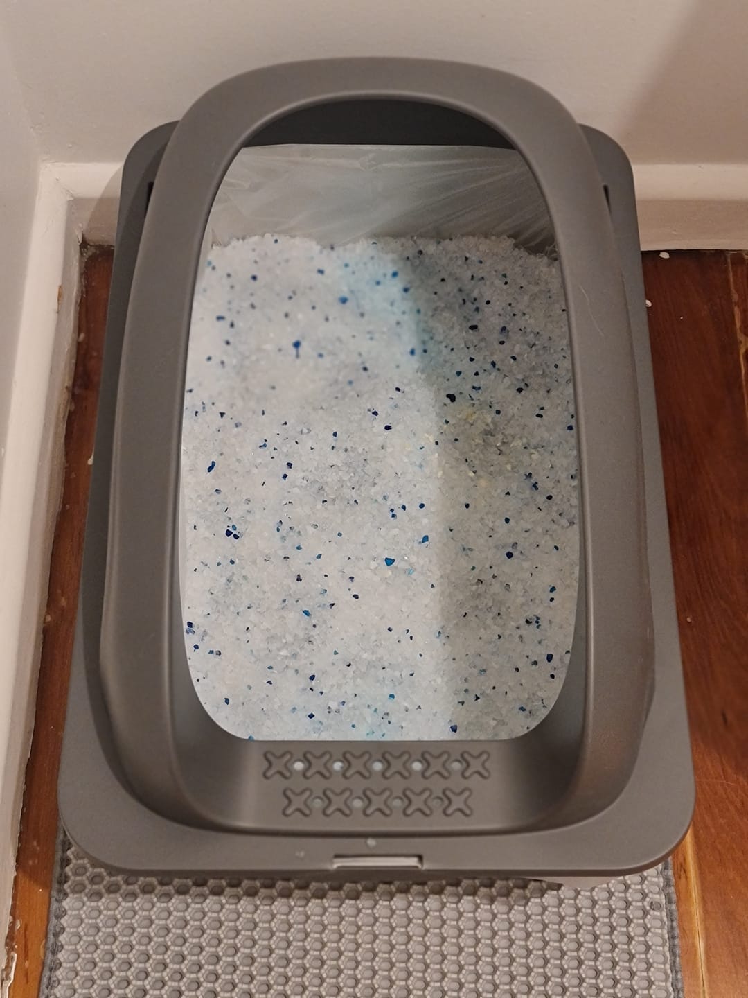 Customer photo review of Stainless Steel Cat Litter Box Large Semi-Enclosed