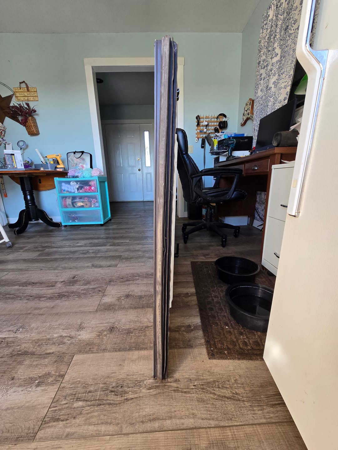 Customer photo review of Universal 7/8" Between Darts Drive-On Door Sweep (single bulb)